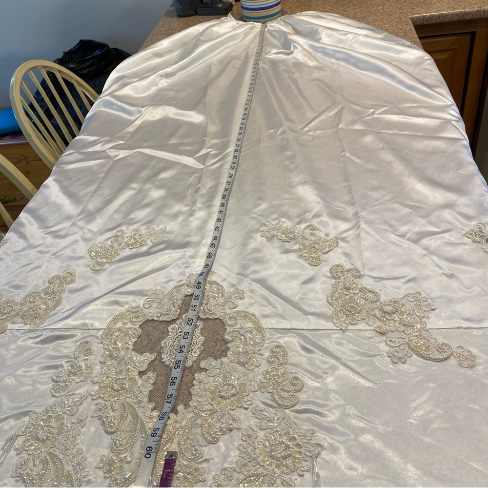 Szu Ling Chen Bridal Gown Beading Long Detachable Train Vintage -Says 12W and 10 - Picture 14 of 17